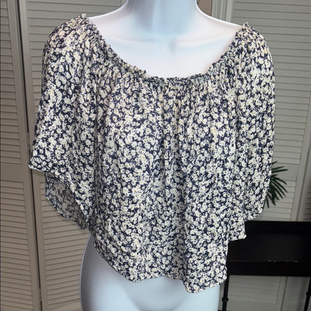 Zara Navy and White Flutter Sleeve Blouse
